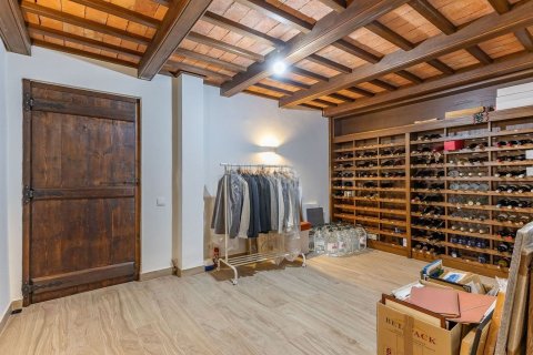 Купить дом в Сан-Жуст-Десверн, Испания с 9 комнат, 571м², № 8147 - фото 17