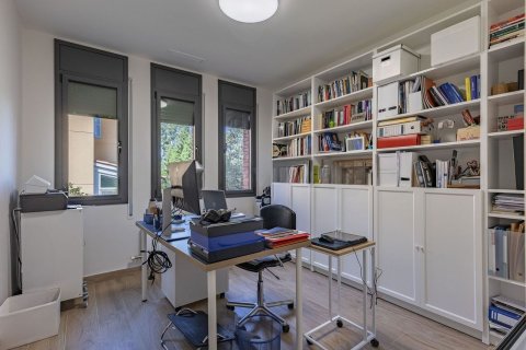 Купить дом в Сан-Жуст-Десверн, Испания с 9 комнат, 571м², № 8147 - фото 14