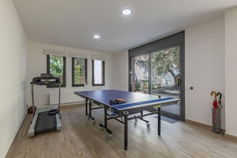 Купить дом в Сан-Жуст-Десверн, Испания с 9 комнат, 571м², № 8147 - фото 5