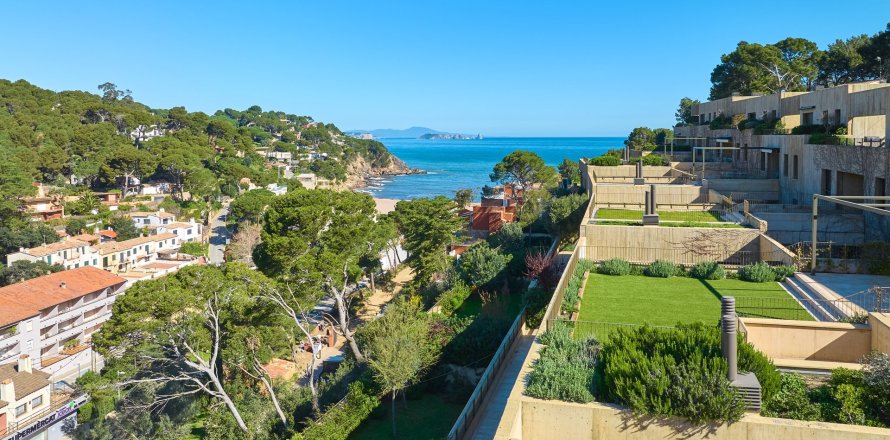 Apartamento de 4 dormitorios en venta en Begur, Gerona, Cataluña, Spain № 8150