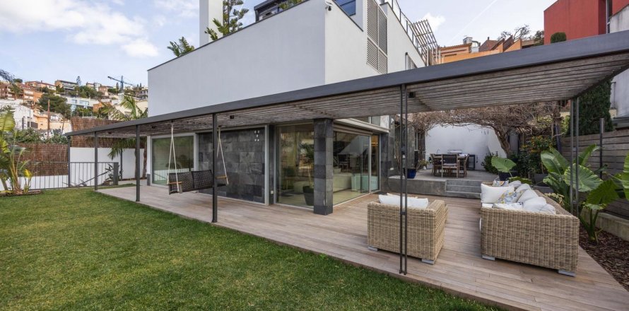 Сasa de 4 dormitorios en venta en Esplugues de Llobregat, Barcelona, Cataluña, Spain № 8148