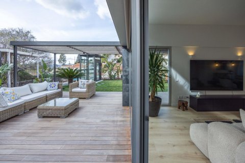 Сasa de 4 dormitorios en venta en Esplugues de Llobregat, Barcelona, Cataluña, Spain № 8148 - foto 24