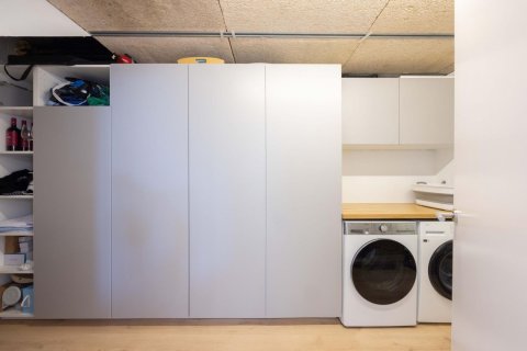Сasa de 4 dormitorios en venta en Esplugues de Llobregat, Barcelona, Cataluña, Spain № 8148 - foto 30