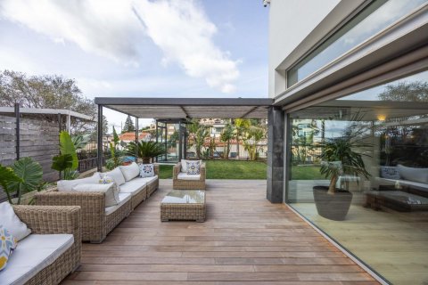 Сasa de 4 dormitorios en venta en Esplugues de Llobregat, Barcelona, Cataluña, Spain № 8148 - foto 25