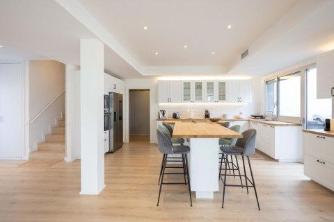 Сasa de 4 dormitorios en venta en Esplugues de Llobregat, Barcelona, Cataluña, Spain № 8148 - foto 17