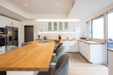 Сasa de 4 dormitorios en venta en Esplugues de Llobregat, Barcelona, Cataluña, Spain № 8148 - foto 18