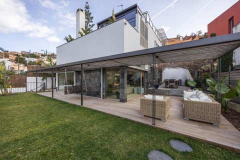 Сasa de 4 dormitorios en venta en Esplugues de Llobregat, Barcelona, Cataluña, Spain № 8148 - foto 2