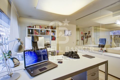 Dúplex de 354 m² en venta en Barcelona, Cataluña, Spain № 6073 - foto 5