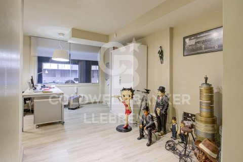 Dúplex de 354 m² en venta en Barcelona, Cataluña, Spain № 6073 - foto 12