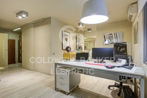 Dúplex de 354 m² en venta en Barcelona, Cataluña, Spain № 6073 - foto 11