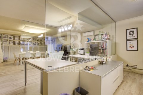 Dúplex de 354 m² en venta en Barcelona, Cataluña, Spain № 6073 - foto 4