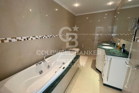 Villa de 6 dormitorios en venta en Lloret de Mar, Gerona, Cataluña, Spain № 6074 - foto 16