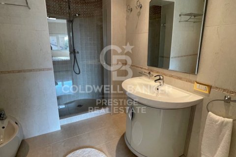 Villa de 6 dormitorios en venta en Lloret de Mar, Gerona, Cataluña, Spain № 6074 - foto 19