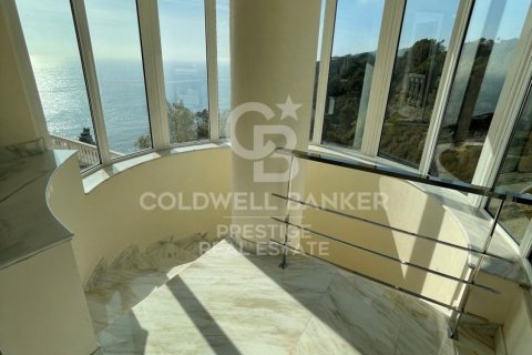Villa de 6 dormitorios en venta en Lloret de Mar, Gerona, Cataluña, Spain № 6074 - foto 21