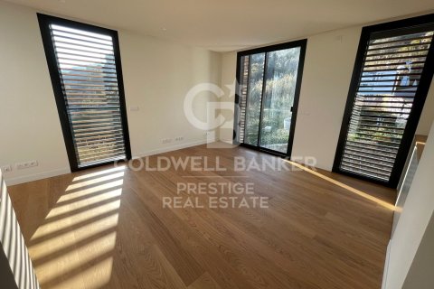 Сasa de 5 dormitorios en venta en Barcelona, Cataluña, Spain № 6076 - foto 17