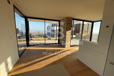 Сasa de 5 dormitorios en venta en Barcelona, Cataluña, Spain № 6076 - foto 4