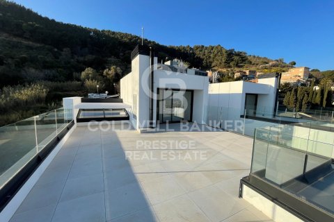 Сasa de 5 dormitorios en venta en Barcelona, Cataluña, Spain № 6076 - foto 20