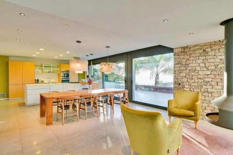 Villa de 5 dormitorios en venta en Blanes, Gerona, Cataluña, Spain № 1805 - foto 4