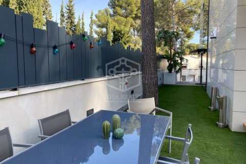 Villa de 5 dormitorios en venta en Castelldefels, Barcelona, Cataluña, Spain № 928 - foto 23
