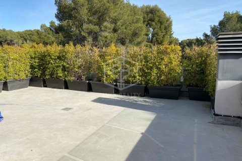 Villa de 5 dormitorios en venta en Castelldefels, Barcelona, Cataluña, Spain № 928 - foto 18