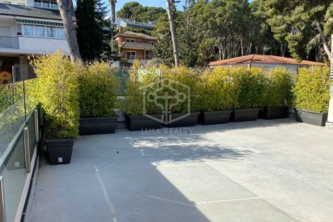 Villa de 5 dormitorios en venta en Castelldefels, Barcelona, Cataluña, Spain № 928 - foto 17