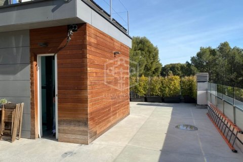 Villa de 5 dormitorios en venta en Castelldefels, Barcelona, Cataluña, Spain № 928 - foto 16