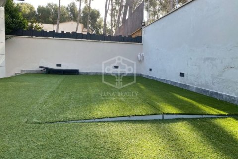 Villa de 5 dormitorios en venta en Castelldefels, Barcelona, Cataluña, Spain № 928 - foto 20