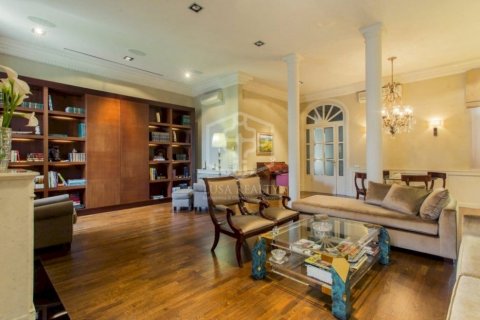 Apartamento de 3 dormitorios en venta en Barcelona, Cataluña, Spain № 933 - foto 6