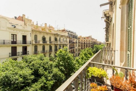 Apartamento de 3 dormitorios en venta en Barcelona, Cataluña, Spain № 933 - foto 10