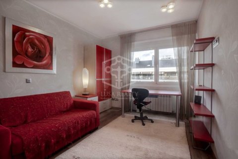 Apartamento de 5 dormitorios en venta en Barcelona, Cataluña, Spain № 929 - foto 18