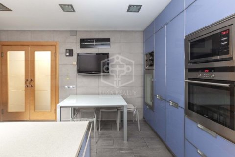 Apartamento de 5 dormitorios en venta en Barcelona, Cataluña, Spain № 929 - foto 7