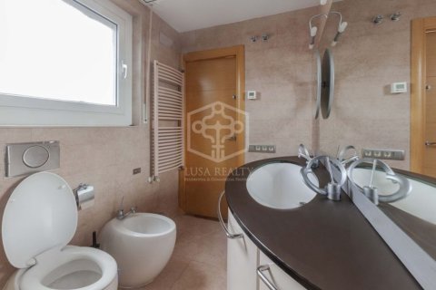 Apartamento de 5 dormitorios en venta en Barcelona, Cataluña, Spain № 929 - foto 13