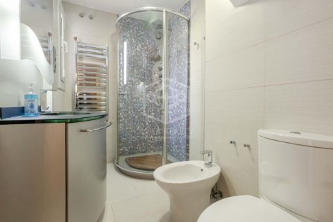 Apartamento de 5 dormitorios en venta en Barcelona, Cataluña, Spain № 929 - foto 17