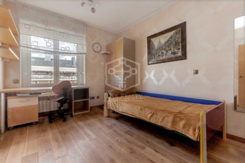 Apartamento de 5 dormitorios en venta en Barcelona, Cataluña, Spain № 929 - foto 22