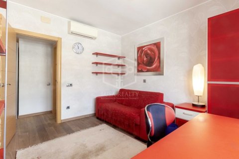 Apartamento de 5 dormitorios en venta en Barcelona, Cataluña, Spain № 929 - foto 19