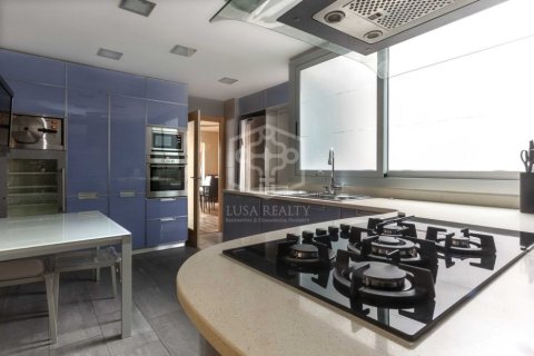 Apartamento de 5 dormitorios en venta en Barcelona, Cataluña, Spain № 929 - foto 8