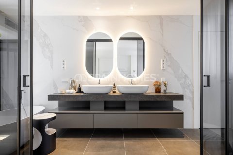 3 bedrooms apartment for sale in Barcelona, Catalonia, Spain № 1773 - photo 13