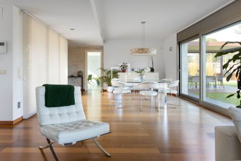 Villa de 4 dormitorios en venta en Vallromanes, Barcelona, Cataluña, Spain № 3895 - foto 6
