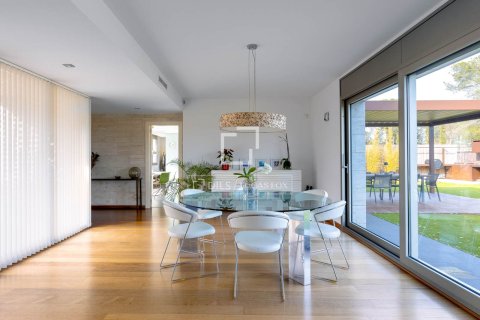 Villa de 4 dormitorios en venta en Vallromanes, Barcelona, Cataluña, Spain № 3895 - foto 4