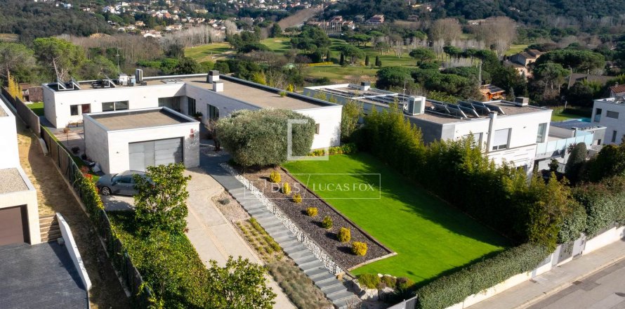 Villa de 4 dormitorios en venta en Vallromanes, Barcelona, Cataluña, Spain № 3895