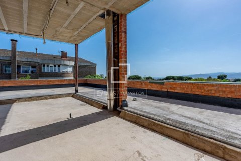 Villa de 5 dormitorios en venta en Esplugues de Llobregat, Barcelona, Cataluña, Spain № 3898 - foto 26