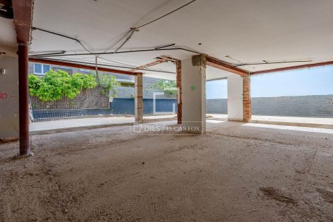 Villa de 5 dormitorios en venta en Esplugues de Llobregat, Barcelona, Cataluña, Spain № 3898 - foto 12