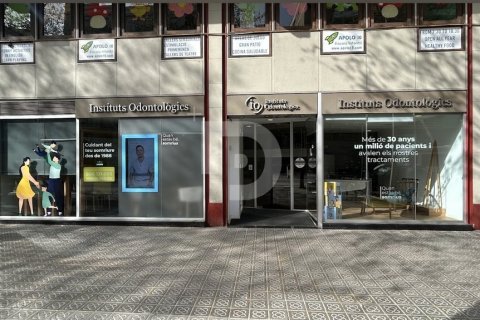 Propiedad comercial de 418 m² en venta en Barcelona, Cataluña, Spain № 5190 - foto 7