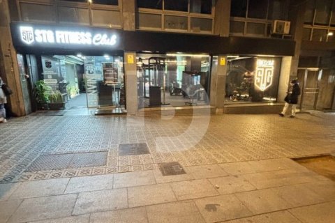 549 sq.m. commercial property for sale in Barcelona, Catalonia, Spain № 5191 - photo 5