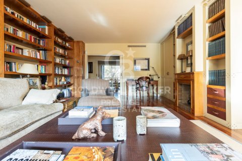 4 bedrooms apartment for sale in Barcelona, Catalonia, Spain № 5840 - photo 3