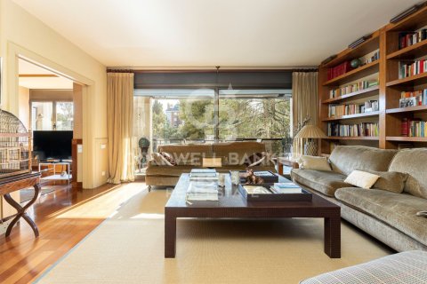 4 bedrooms apartment for sale in Barcelona, Catalonia, Spain № 5840 - photo 7