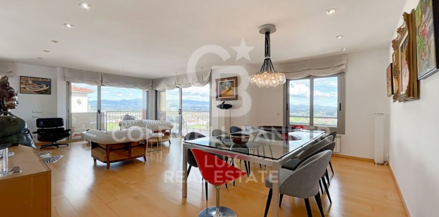 Ático de 3 dormitorios en venta en Figueres, Gerona, Cataluña, Spain № 5843