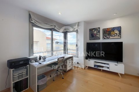 Ático de 3 dormitorios en venta en Figueres, Gerona, Cataluña, Spain № 5843 - foto 18