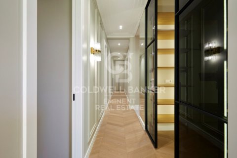 Apartamento de 3 dormitorios en venta en Barcelona, Cataluña, Spain № 5842 - foto 15