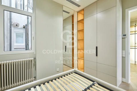 Apartamento de 3 dormitorios en venta en Barcelona, Cataluña, Spain № 5842 - foto 17